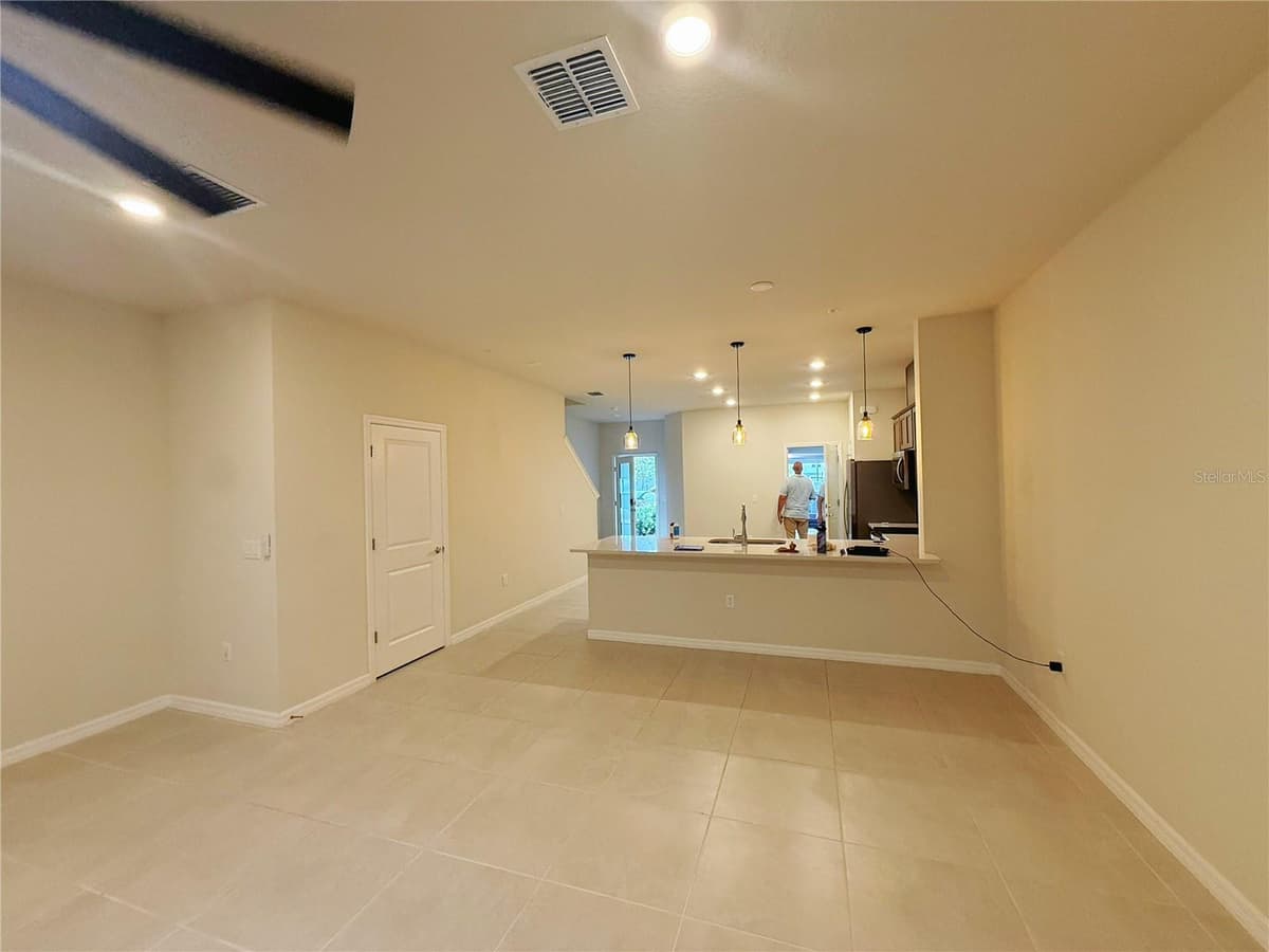 393 MEADOWLAND POINT — photo 8 of 30