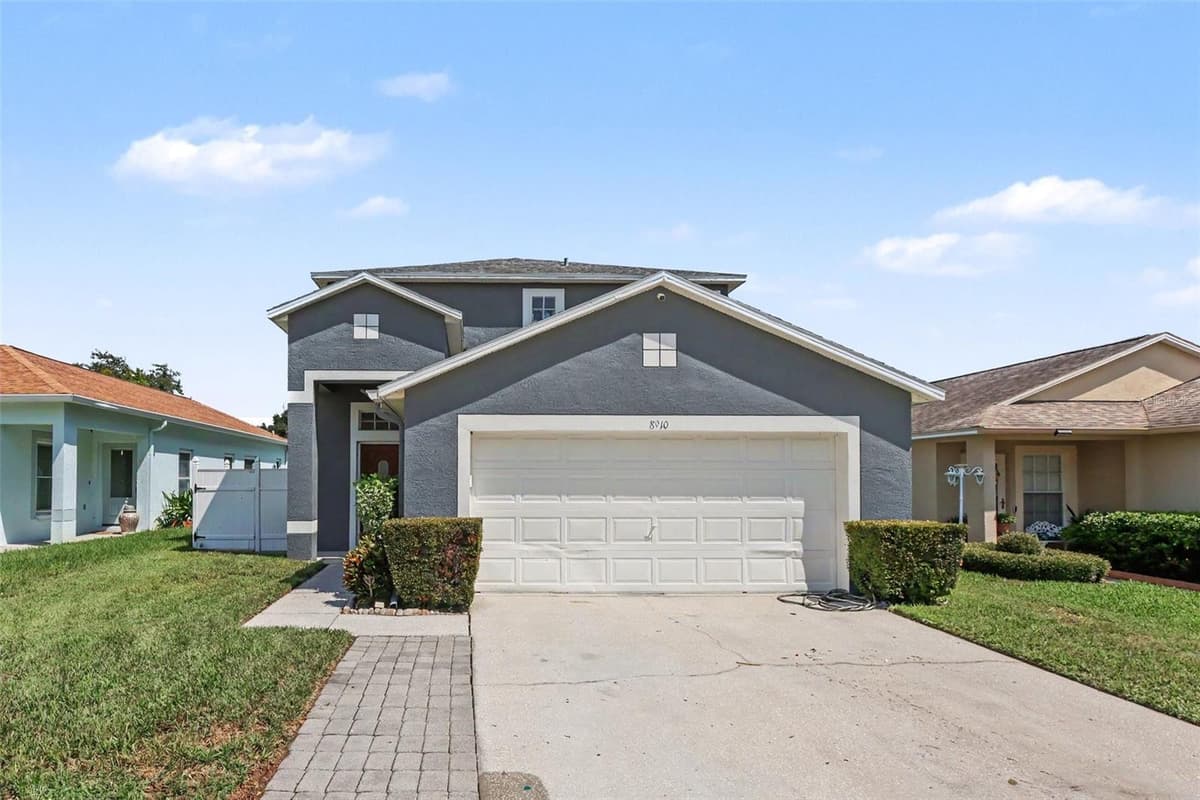 8910 BRIDGEFORD OAKS DRIVE — photo 2 of 26