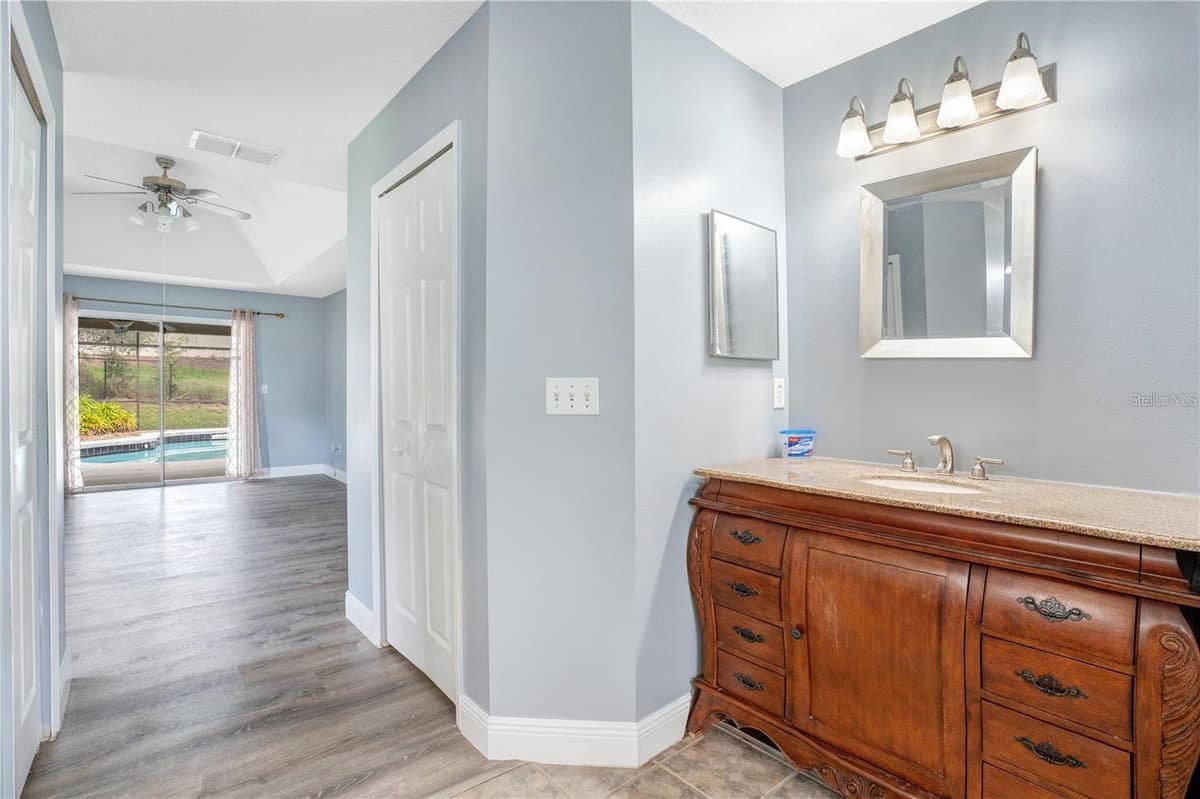 14203 VISTA DEL LAGO BOULEVARD — photo 13 of 31