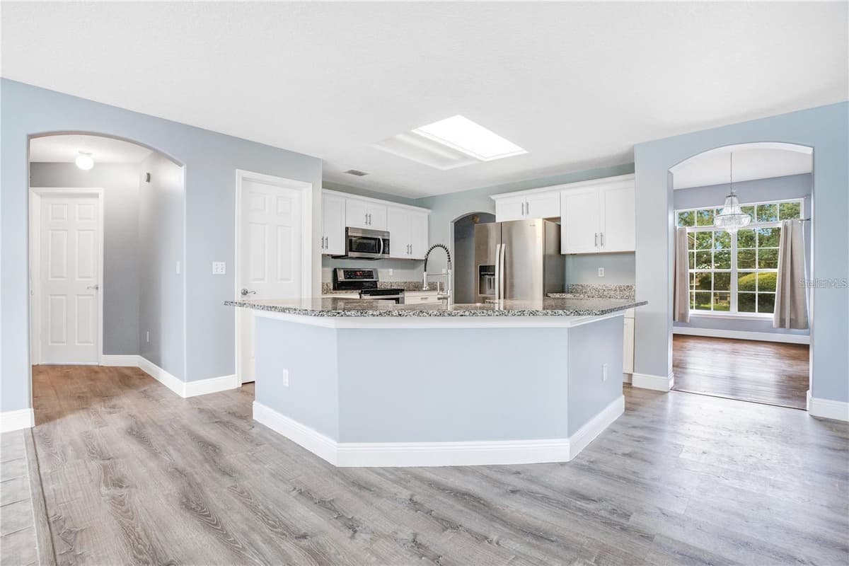 14203 VISTA DEL LAGO BOULEVARD — photo 7 of 31
