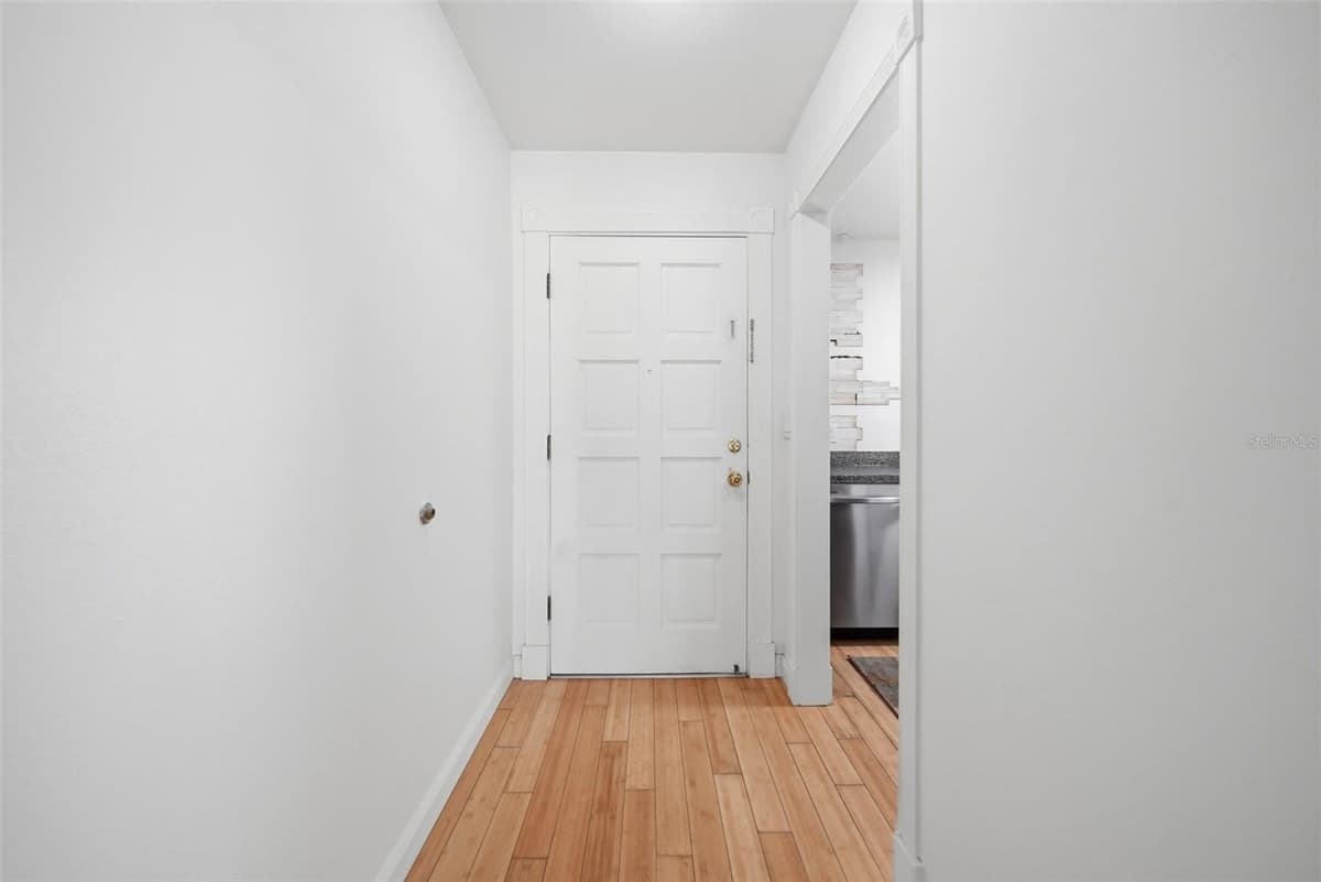 1026 VILLA LANE — photo 7 of 35