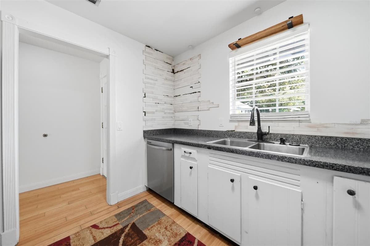 1026 VILLA LANE — photo 14 of 35