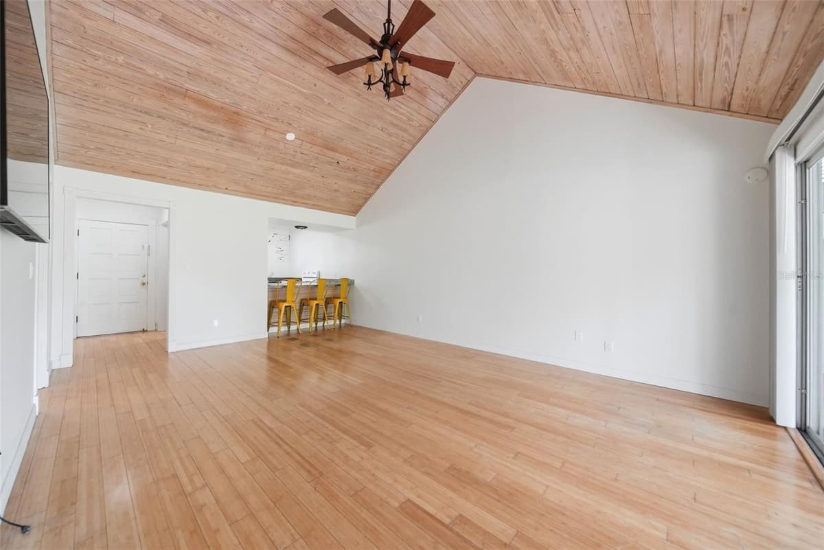 1026 VILLA LANE — photo 19 of 35
