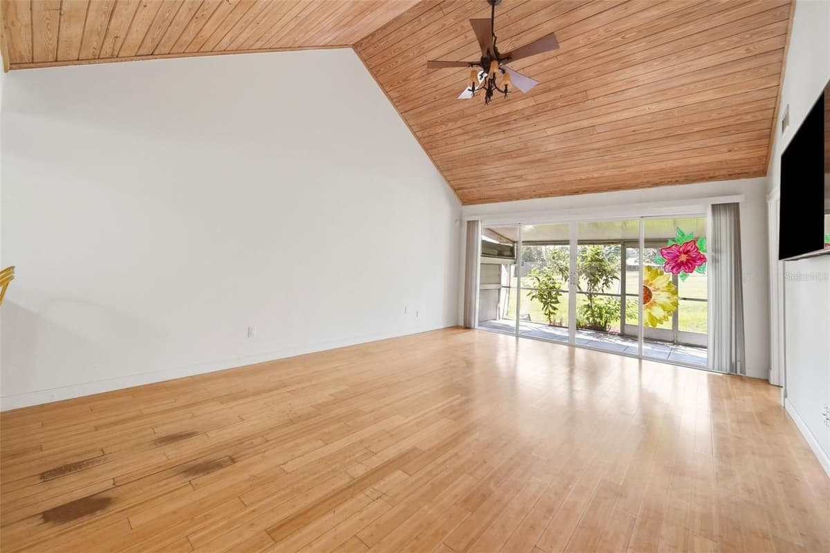 1026 VILLA LANE — photo 15 of 35