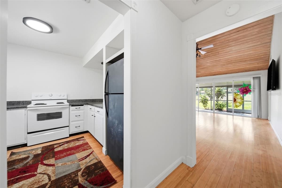 1026 VILLA LANE — photo 9 of 35