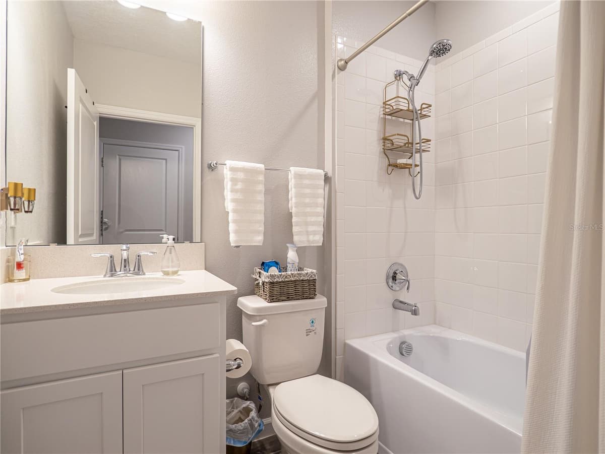 4902 LIVINGSTON LANE — photo 18 of 41