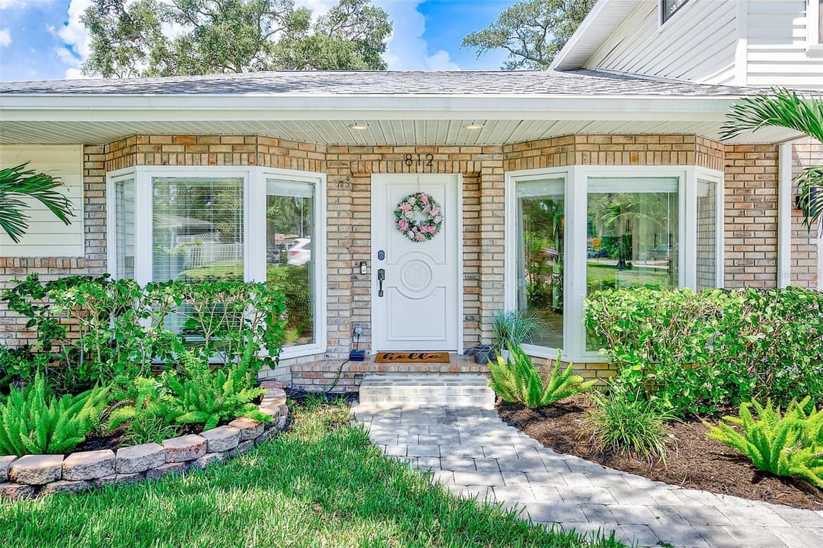 812 WILLOWBRANCH AVENUE — photo 6 of 53