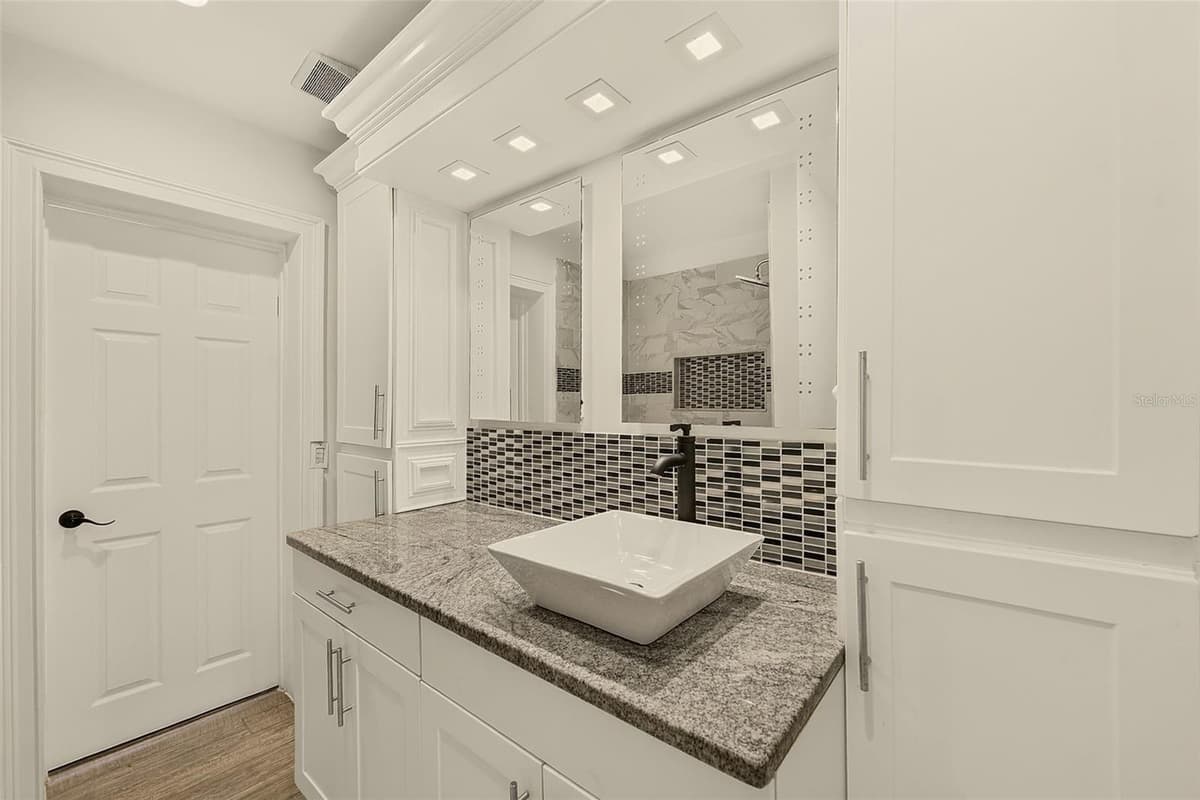 812 WILLOWBRANCH AVENUE — photo 18 of 53