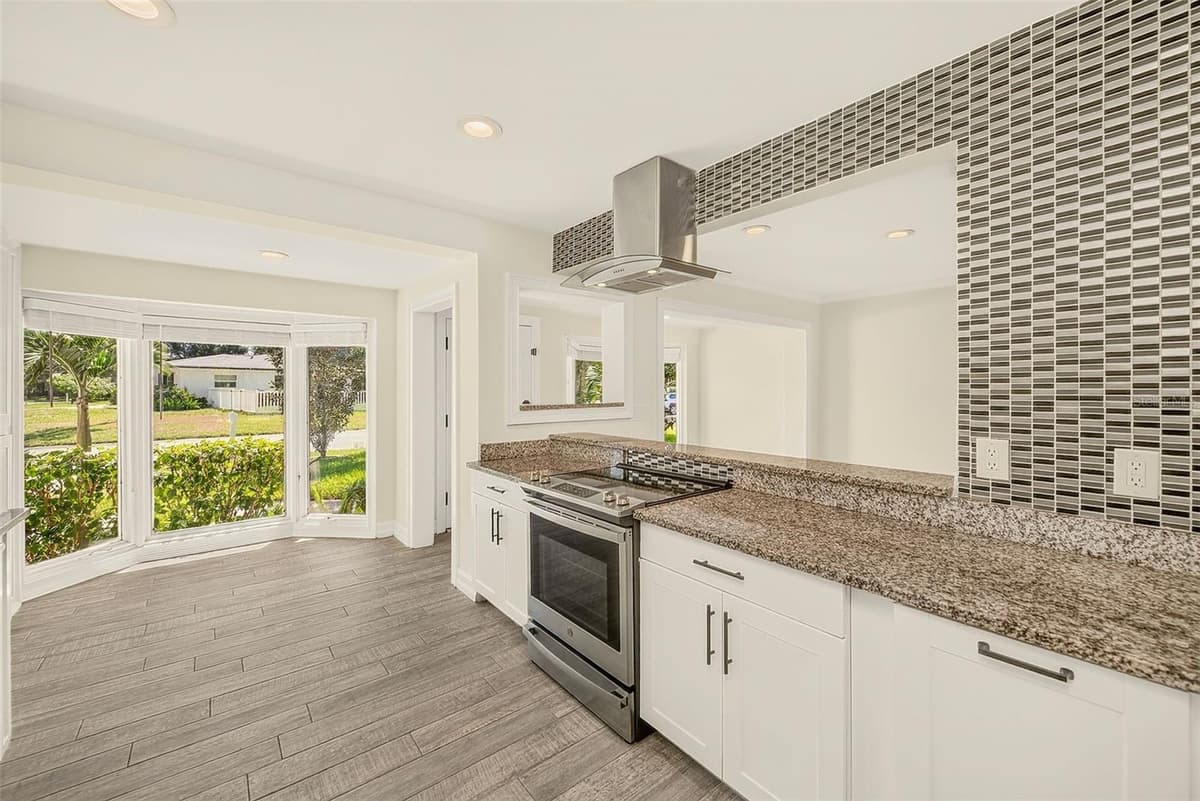812 WILLOWBRANCH AVENUE — photo 12 of 53