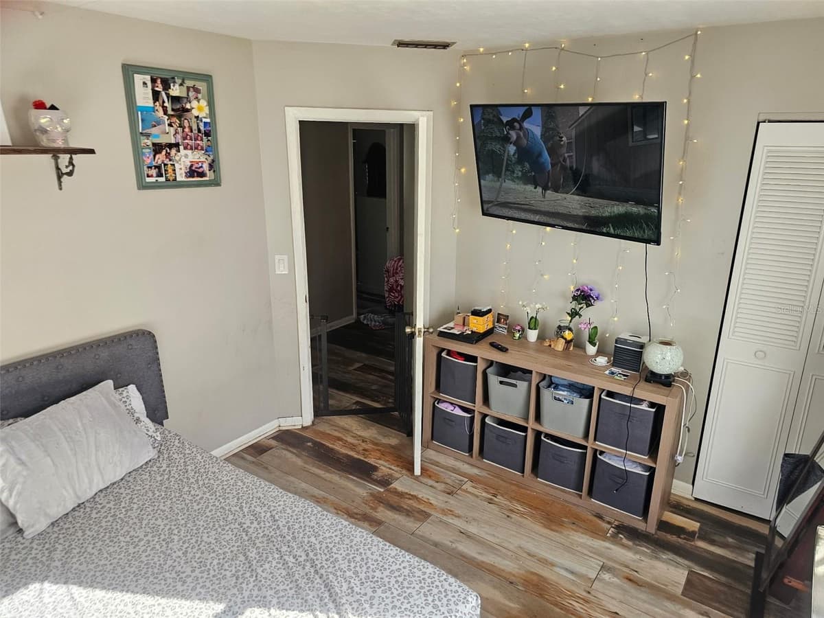 2433 ADAMS AVENUE — photo 7 of 10