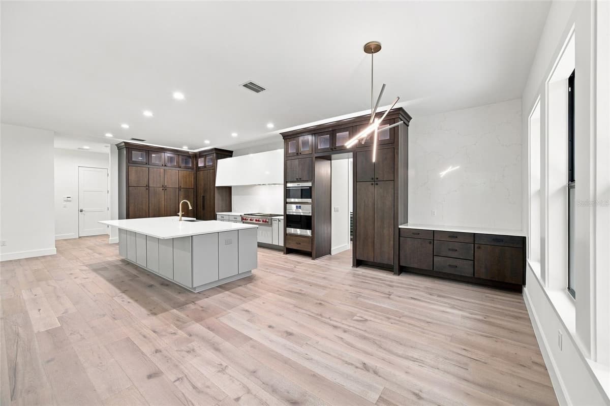 5104 EVELYN DRIVE — photo 10 of 45