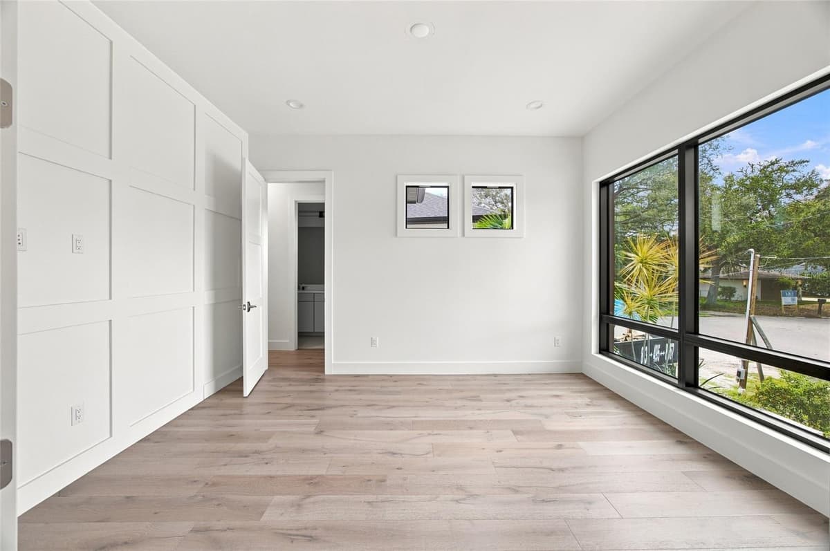 5104 EVELYN DRIVE — photo 18 of 45