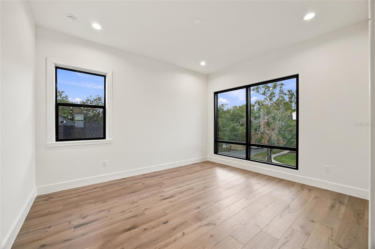 5104 EVELYN DRIVE — photo 30 of 45