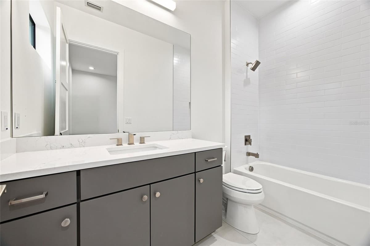5104 EVELYN DRIVE — photo 37 of 45