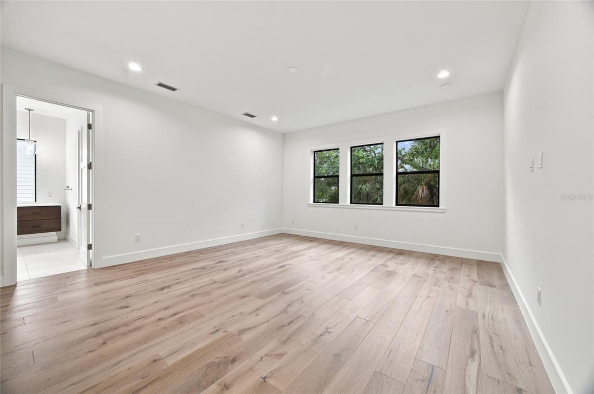 5104 EVELYN DRIVE — photo 24 of 45