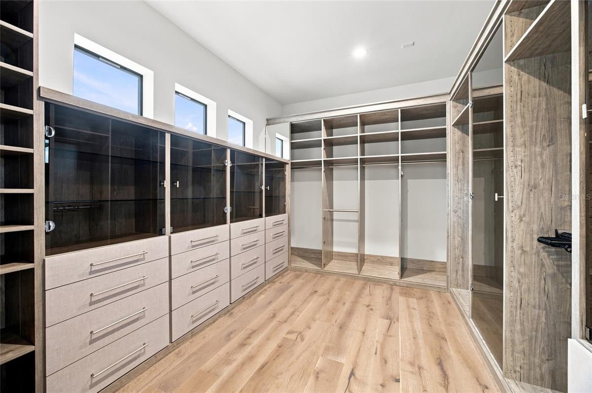5104 EVELYN DRIVE — photo 25 of 45