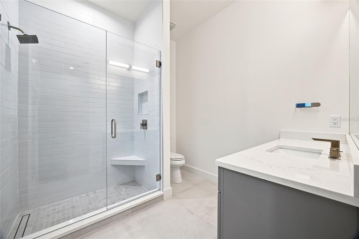 5104 EVELYN DRIVE — photo 16 of 45