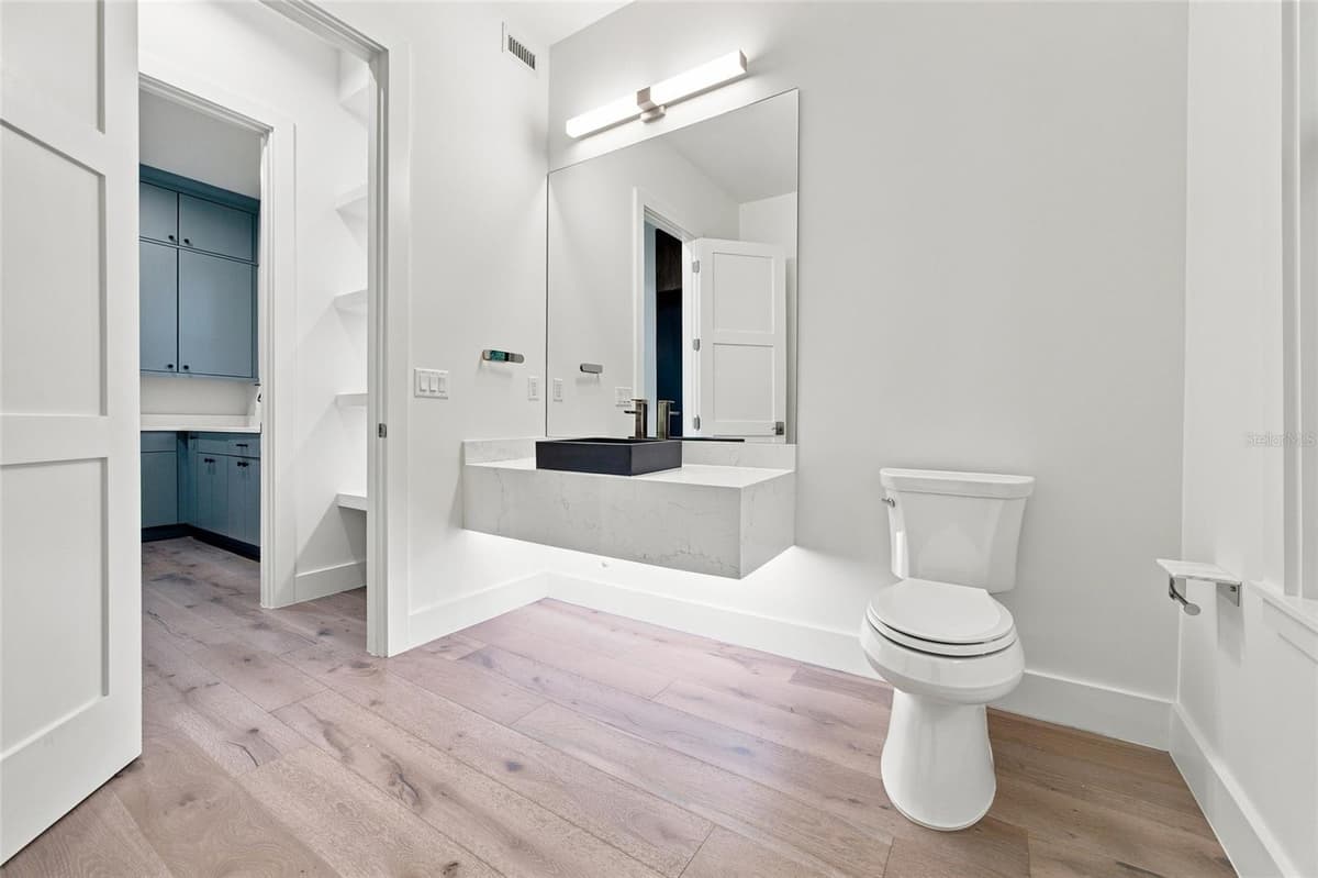 5104 EVELYN DRIVE — photo 13 of 45
