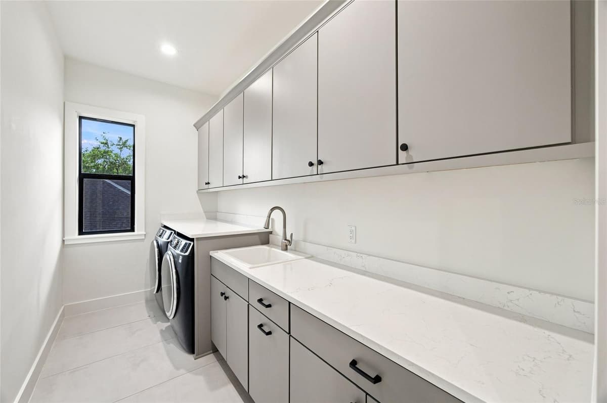 5104 EVELYN DRIVE — photo 38 of 45