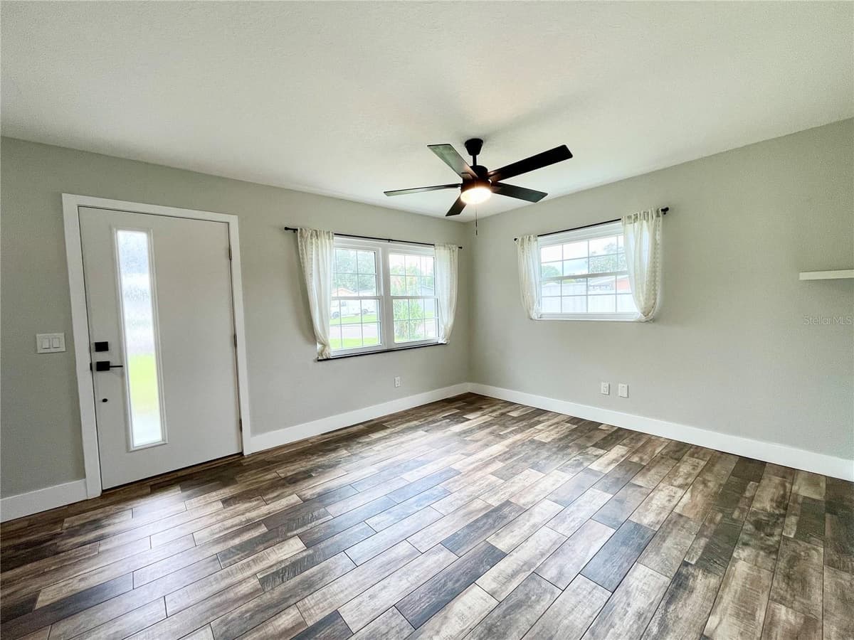 10333 LOUBET STREET — photo 3 of 29