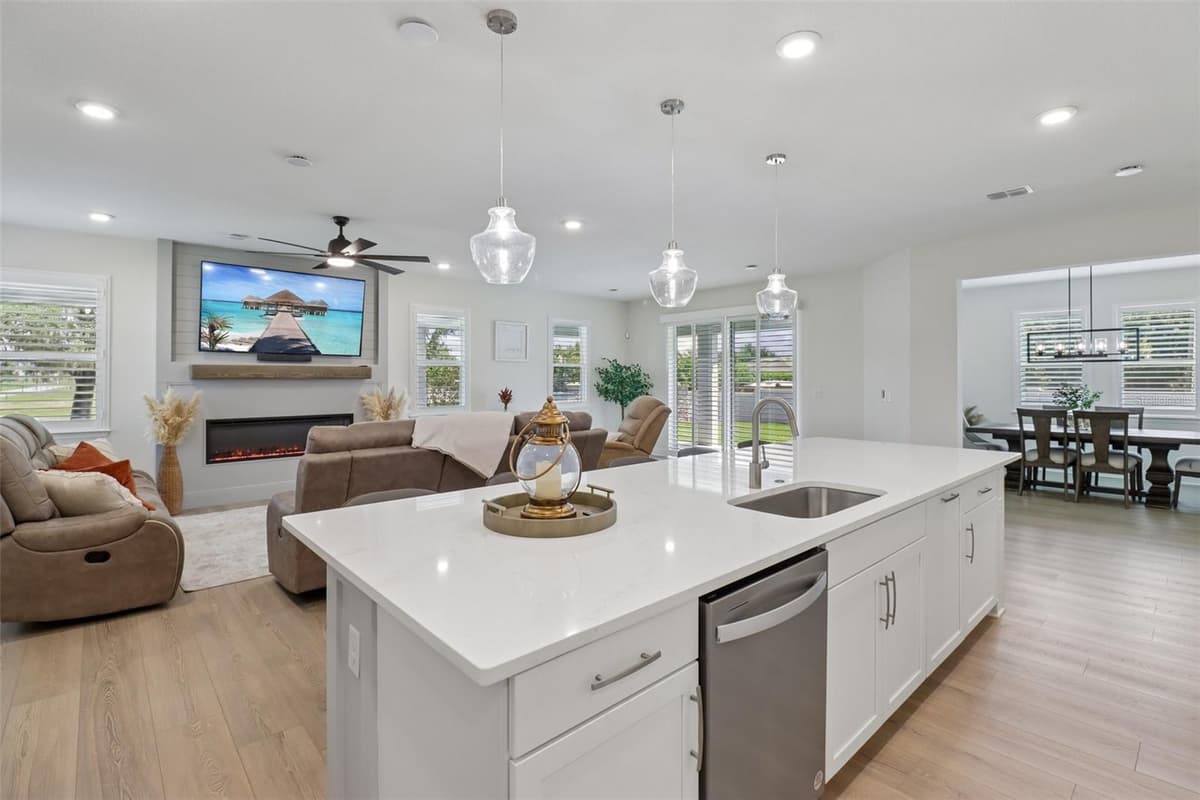 2985 WATER CLOVER COURT — photo 9 of 37