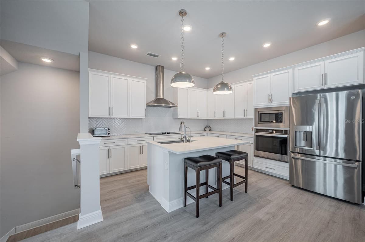 2400 EZZELL COURT — photo 5 of 49
