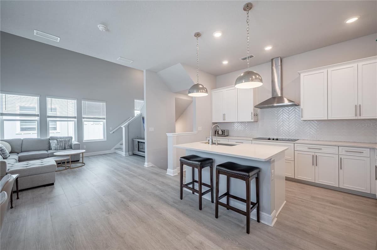 2400 EZZELL COURT — photo 9 of 49