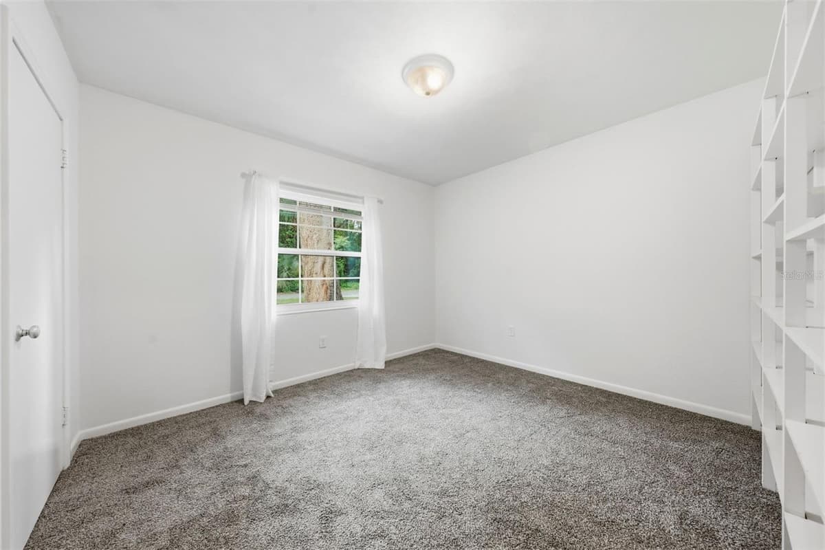 324 12TH AVENUE — photo 18 of 40