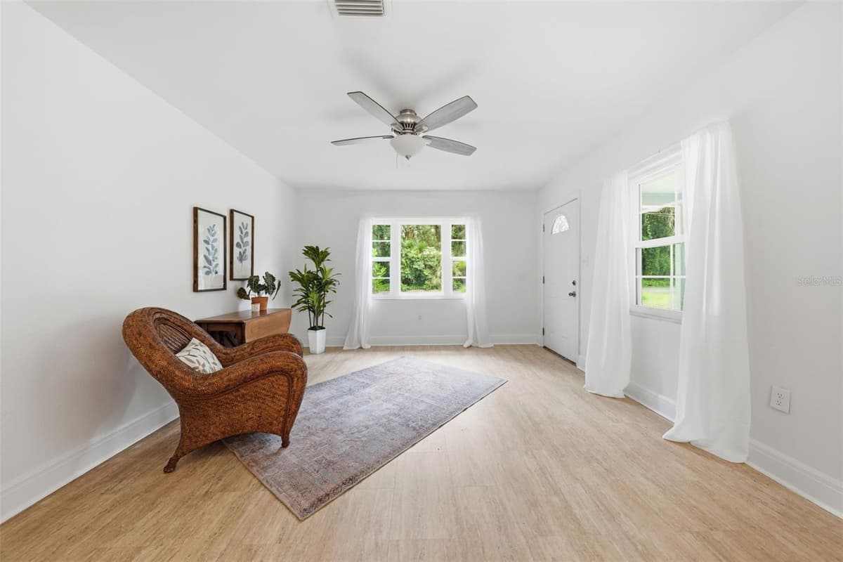 324 12TH AVENUE — photo 4 of 40