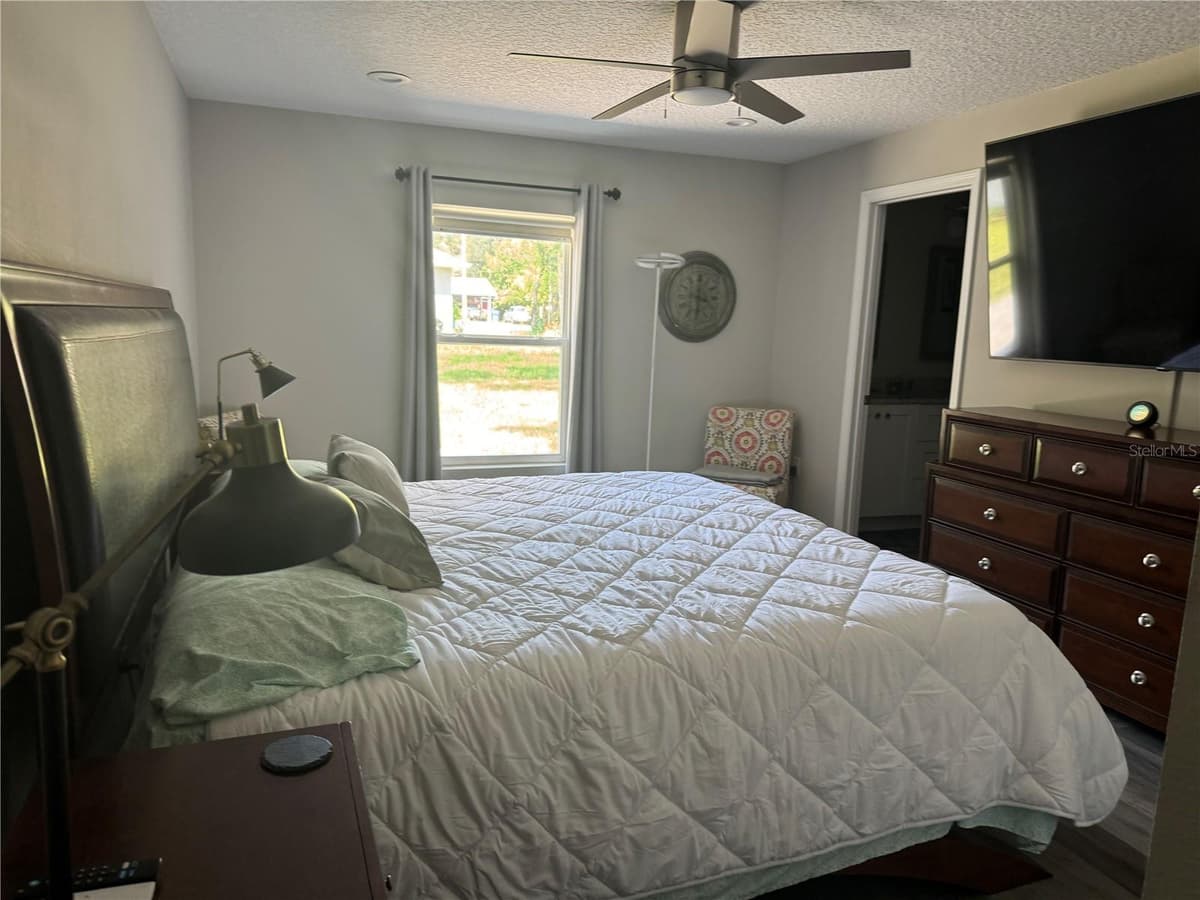 1922 ALMOND STREET — photo 12 of 21