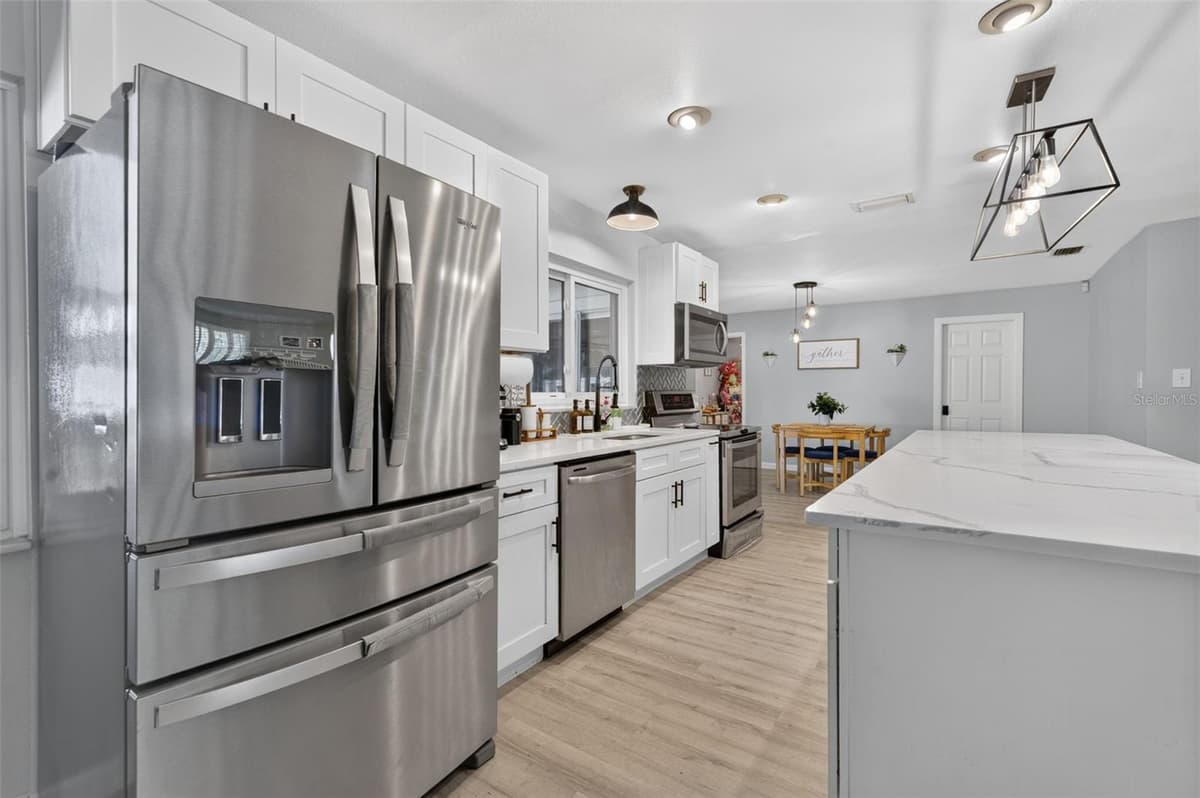 2211 KING RICHARDS COURT — photo 17 of 40