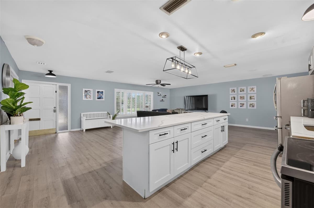 2211 KING RICHARDS COURT — photo 15 of 40