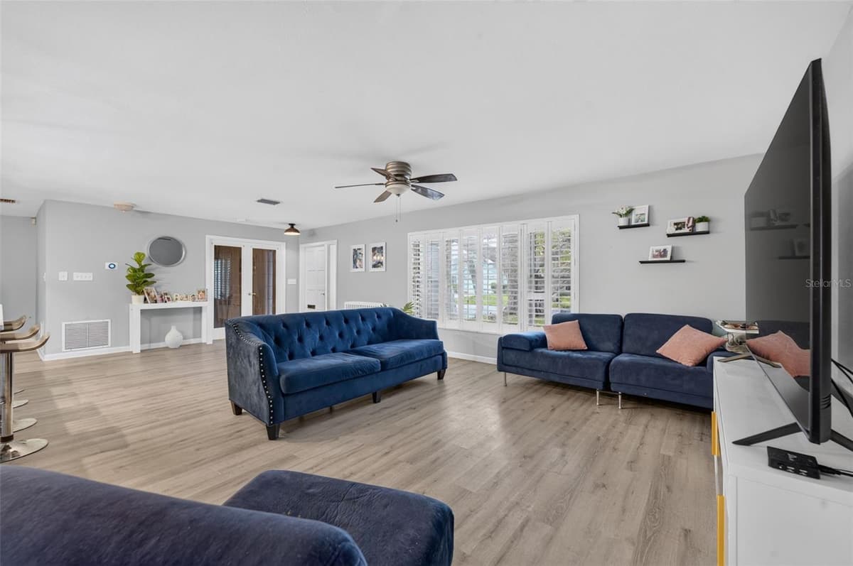 2211 KING RICHARDS COURT — photo 9 of 40