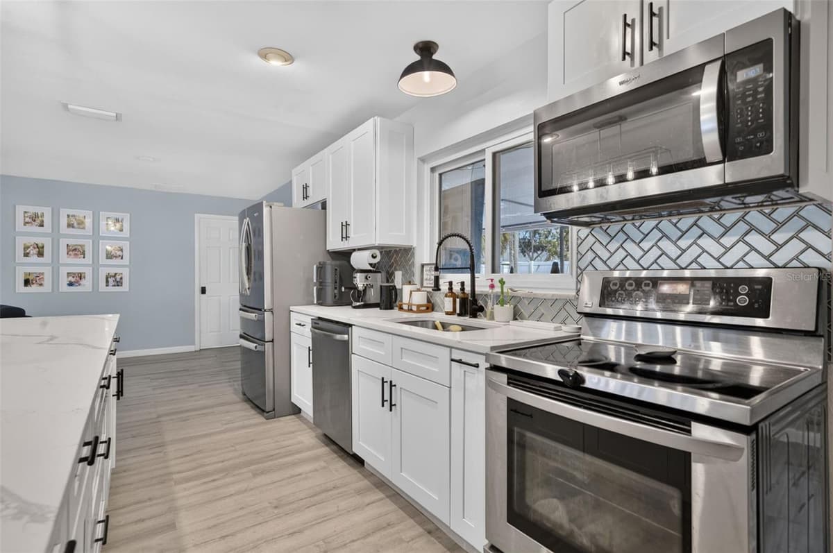 2211 KING RICHARDS COURT — photo 14 of 40