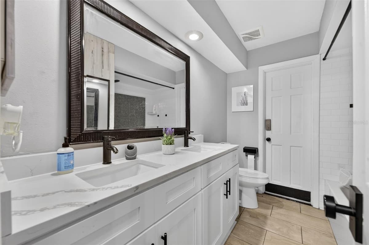 2211 KING RICHARDS COURT — photo 25 of 40