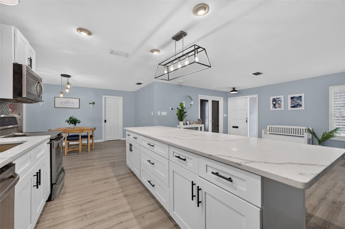 2211 KING RICHARDS COURT — photo 18 of 40