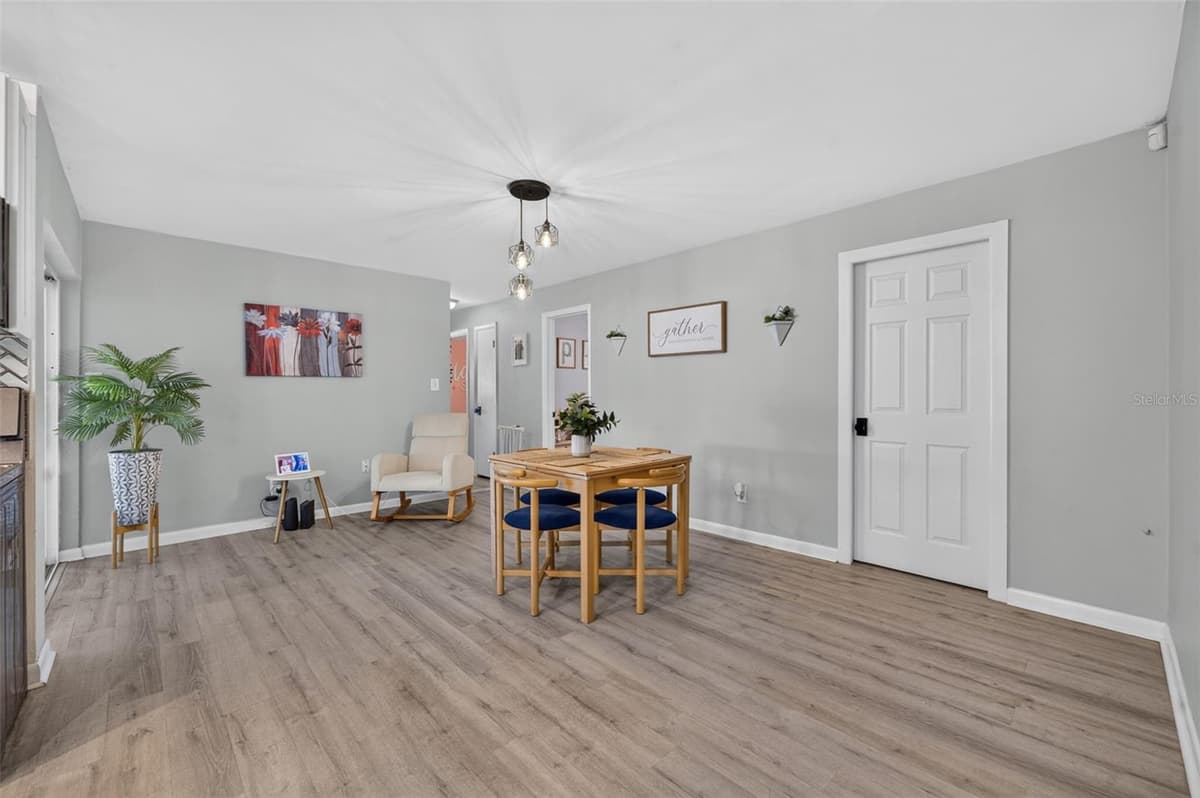 2211 KING RICHARDS COURT — photo 19 of 40