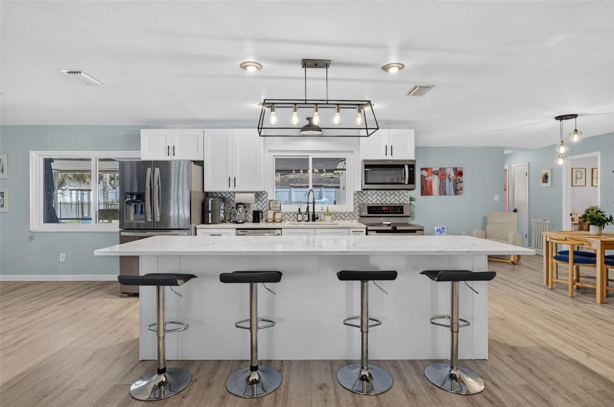2211 KING RICHARDS COURT — photo 10 of 40