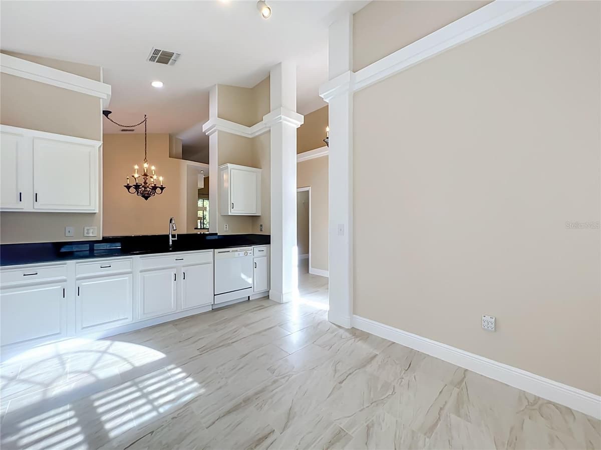 1714 FOX GLEN COURT — photo 9 of 40