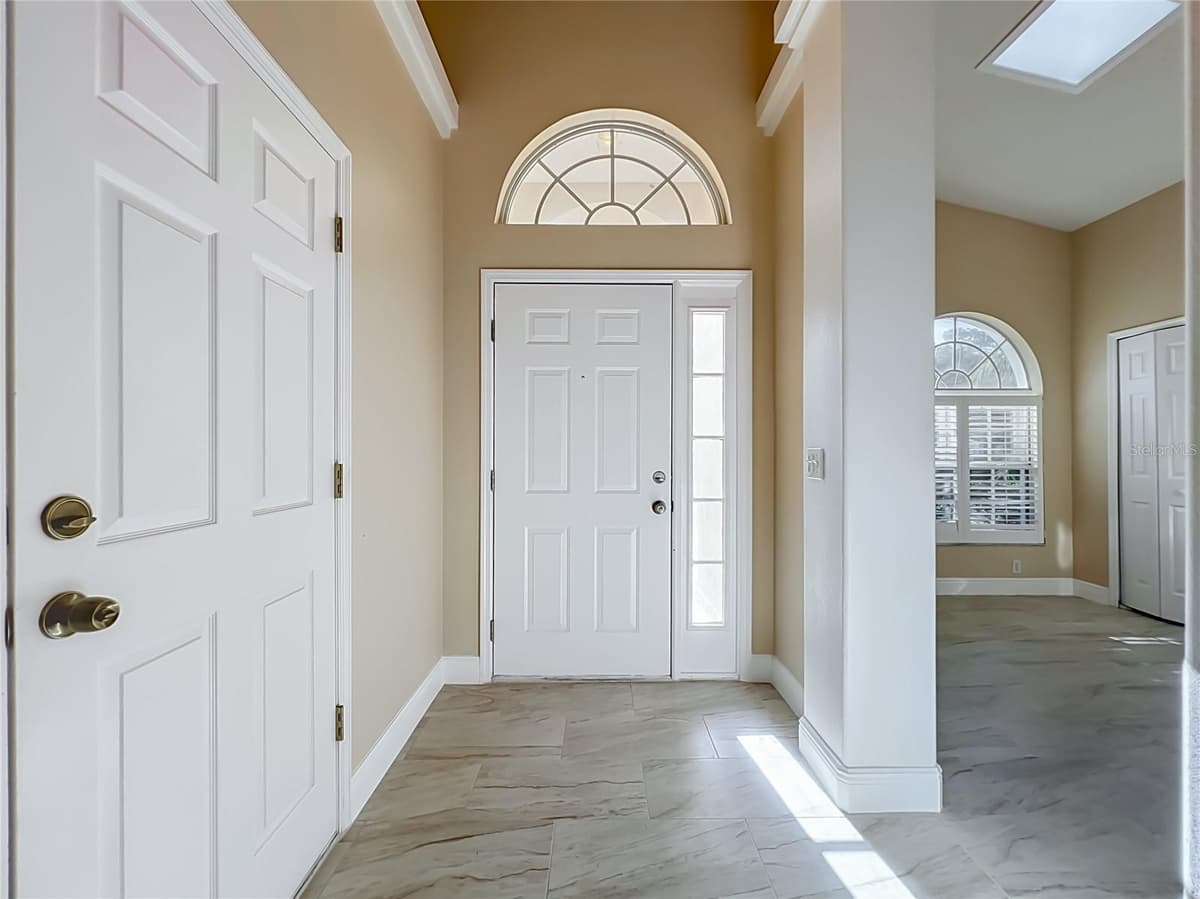 1714 FOX GLEN COURT — photo 3 of 40