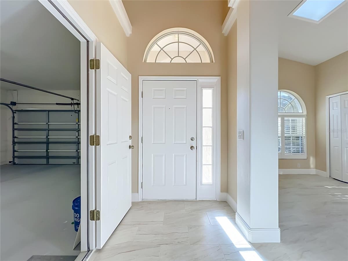 1714 FOX GLEN COURT — photo 4 of 40