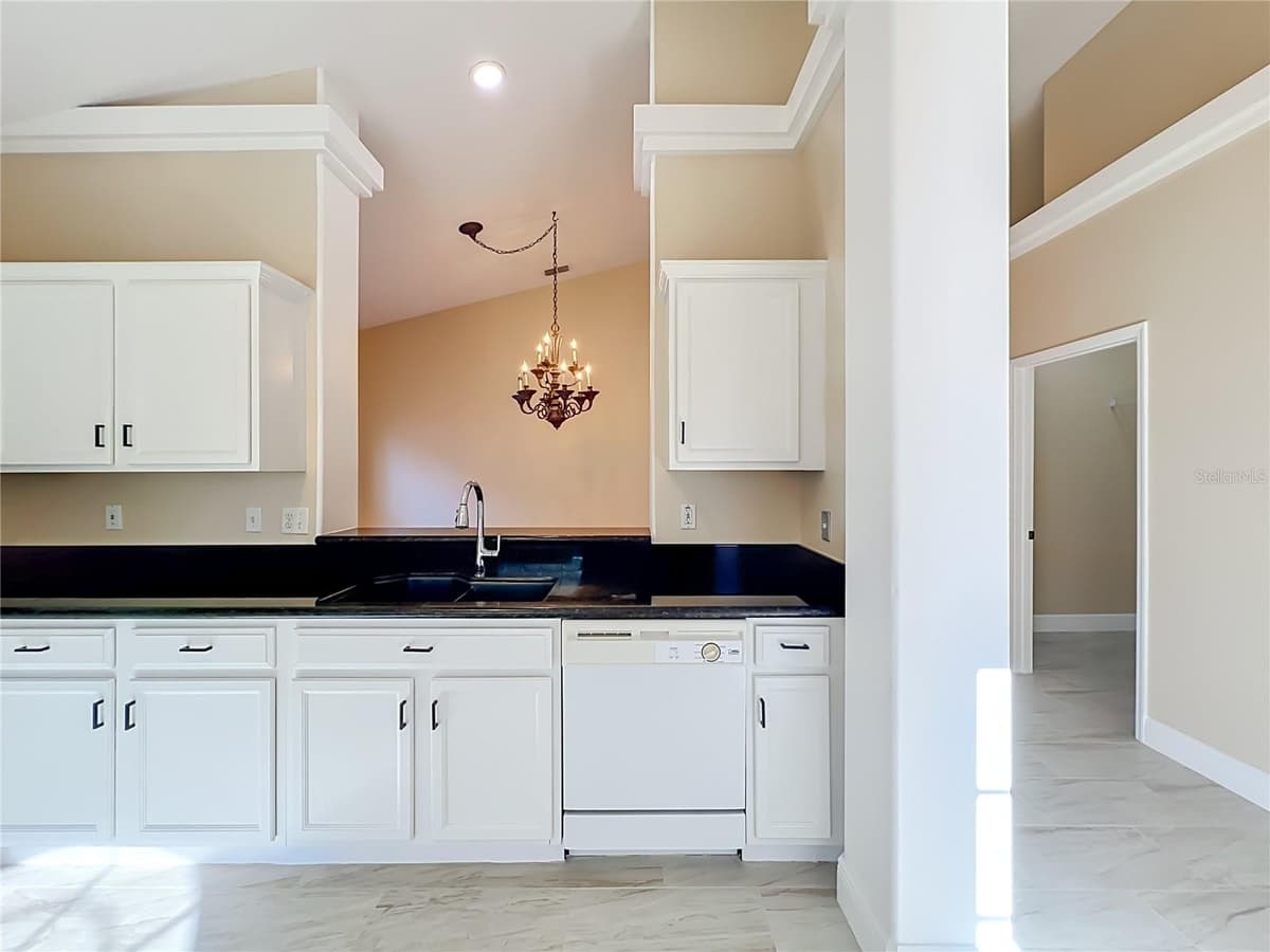 1714 FOX GLEN COURT — photo 7 of 40