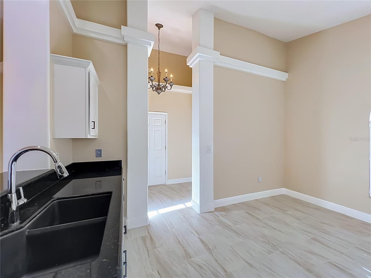 1714 FOX GLEN COURT — photo 10 of 40