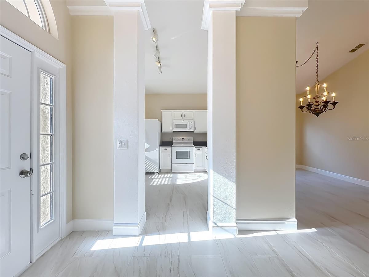 1714 FOX GLEN COURT — photo 6 of 40
