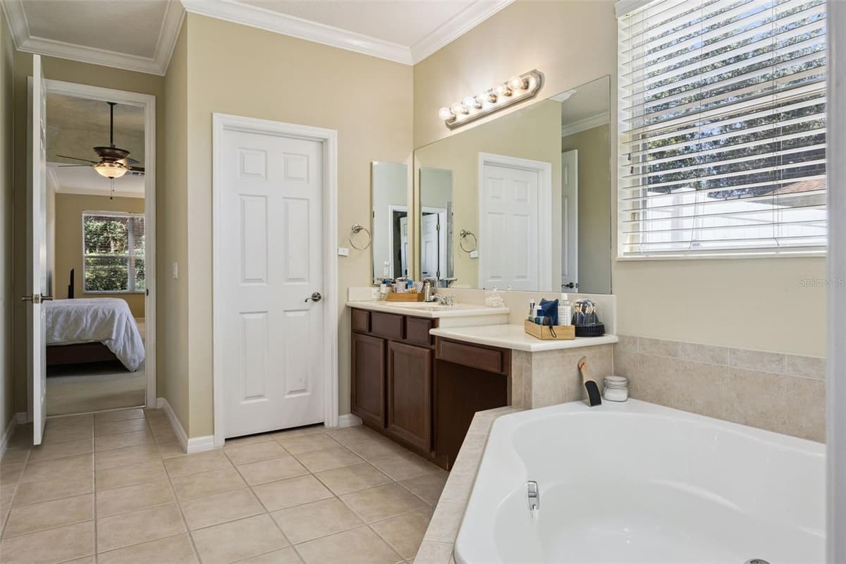 1458 WHITEFRIAR DRIVE — photo 15 of 59