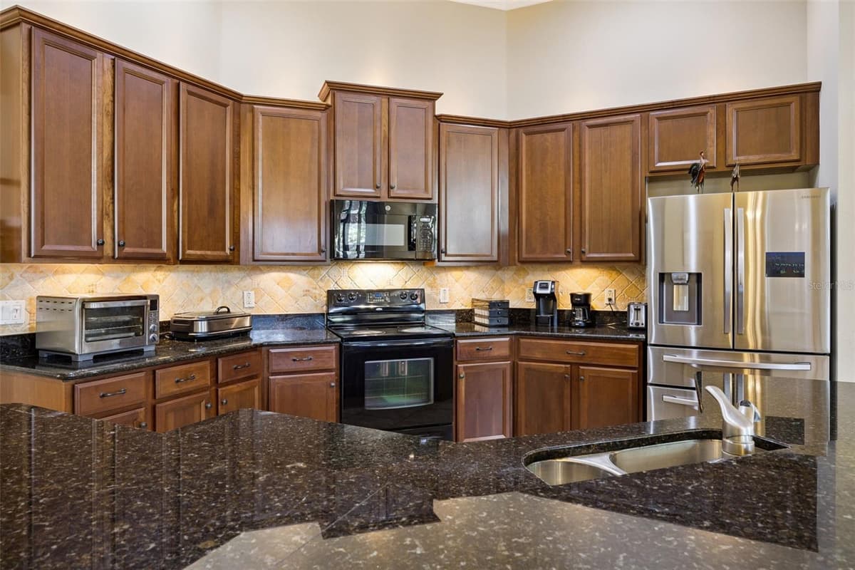 1458 WHITEFRIAR DRIVE — photo 8 of 59