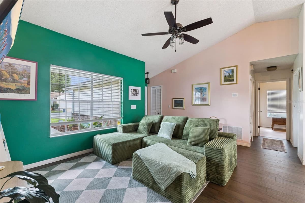 204 BRISTOL CIRCLE — photo 9 of 43