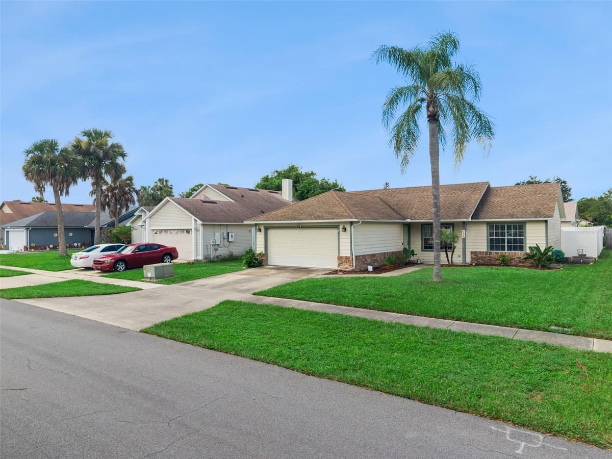 204 BRISTOL CIRCLE — photo 4 of 43