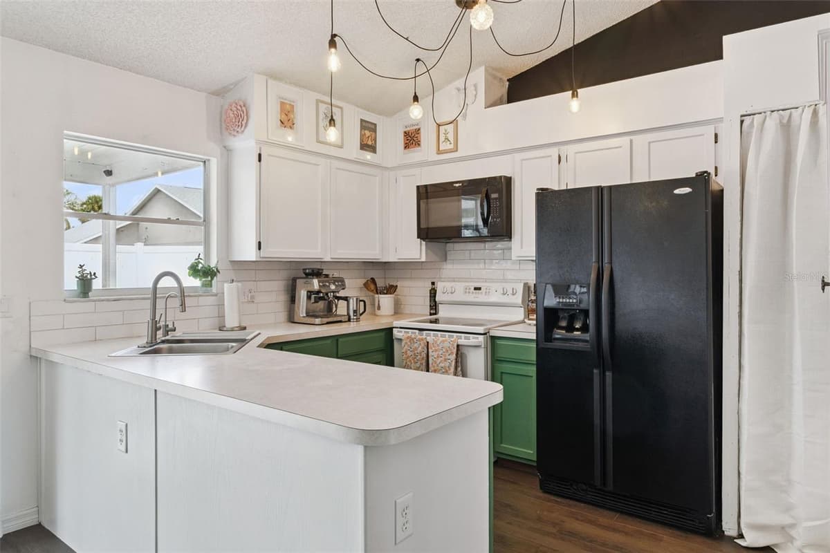 204 BRISTOL CIRCLE — photo 19 of 43