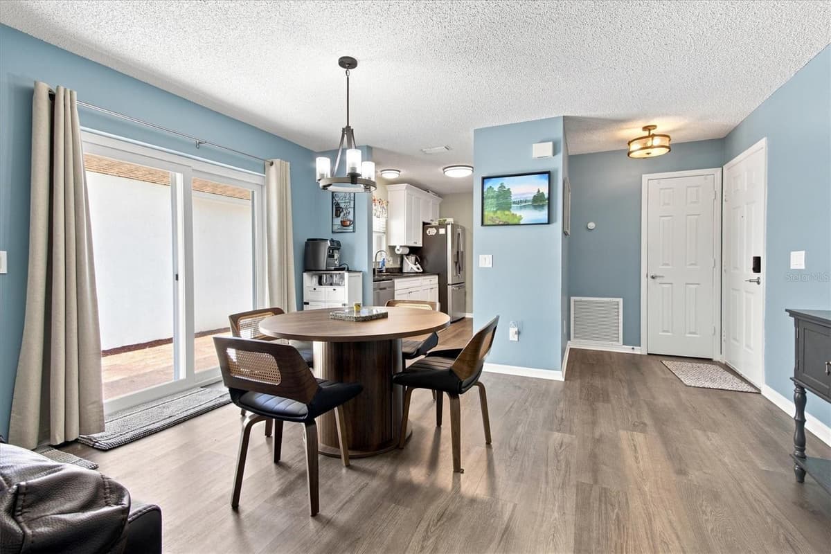 1339 LAJOLLA CIRCLE — photo 5 of 31